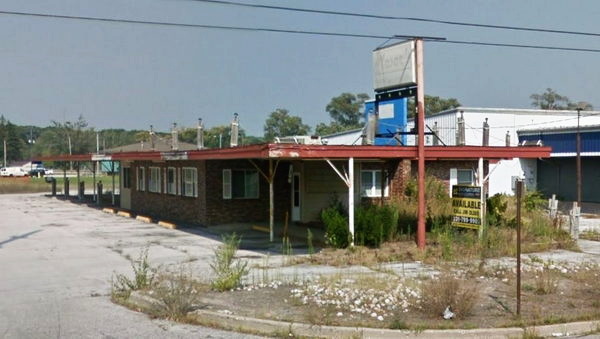 A&W Restaurant - Norton Shores - 3690 Airline Rd